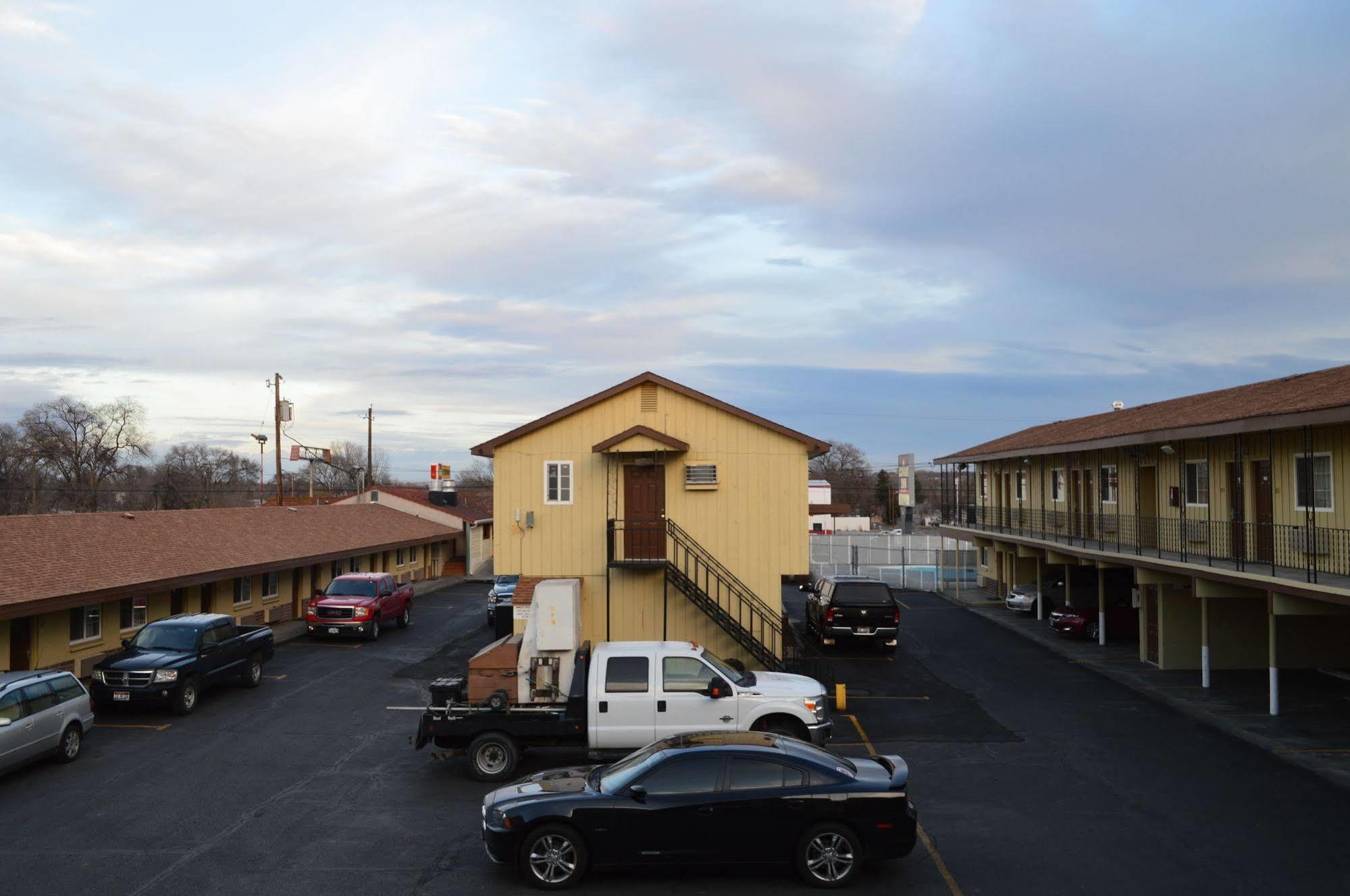 Economy Inn Hermiston Exterior foto